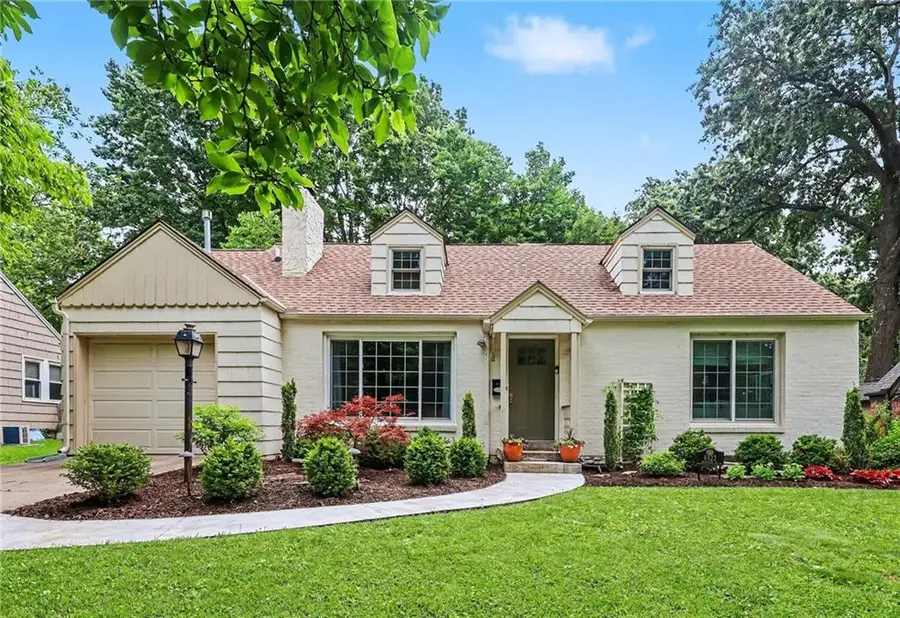 6923 Dearborn Street, Overland Park, KS 66204 - #2
