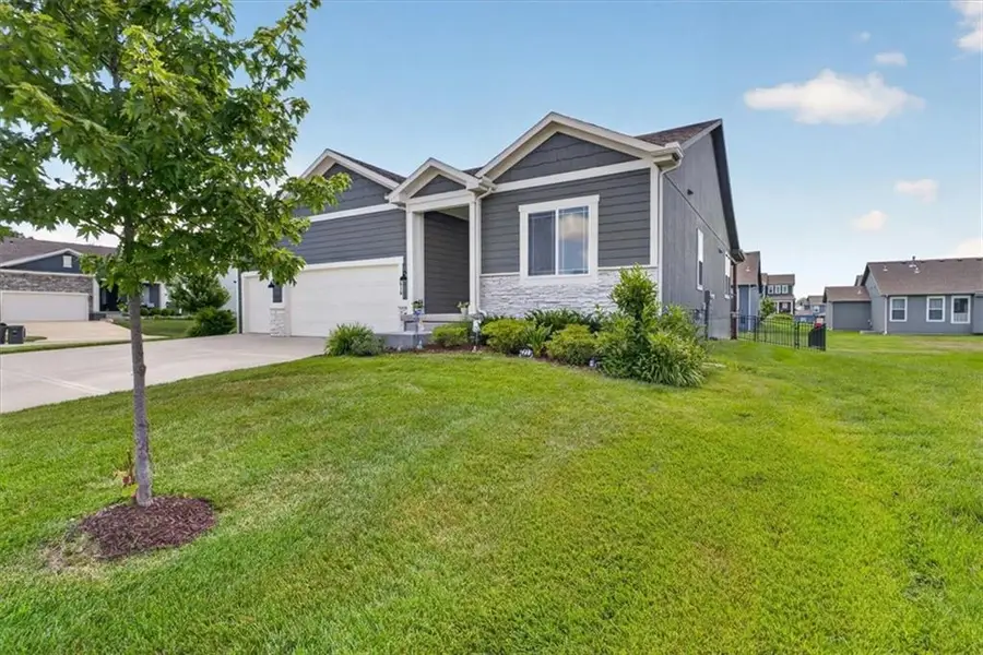 1515 SW Arbor Valley Drive, Lees Summit, MO 64082 - #3
