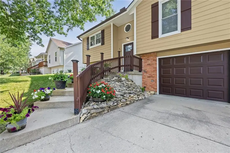 815 Autumn Drive, Belton, MO 64012 - #2