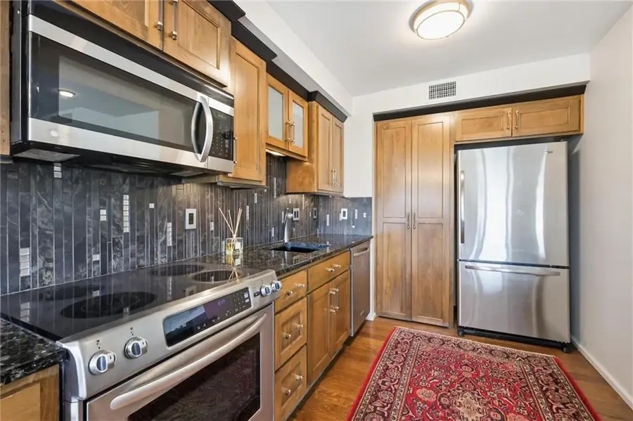 803 W 48th Street #605, Kansas City, MO 64112 - #2