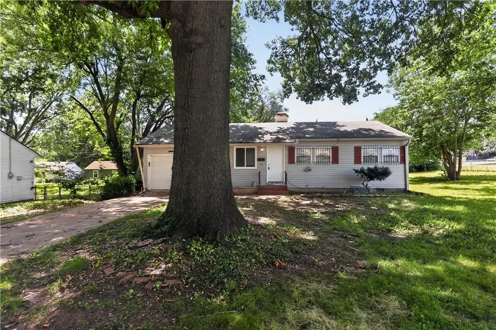 6901 E 113th Terrace, Kansas City, MO 64134 - #1