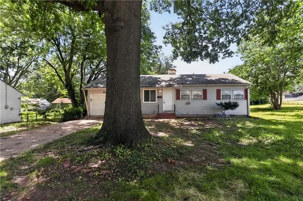 6901 E 113th Terrace, Kansas City, MO 64134
