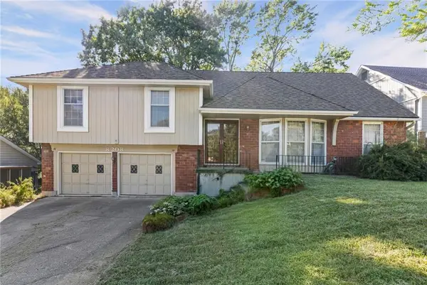 8208 Caenen Lake Road, Lenexa, KS 66215