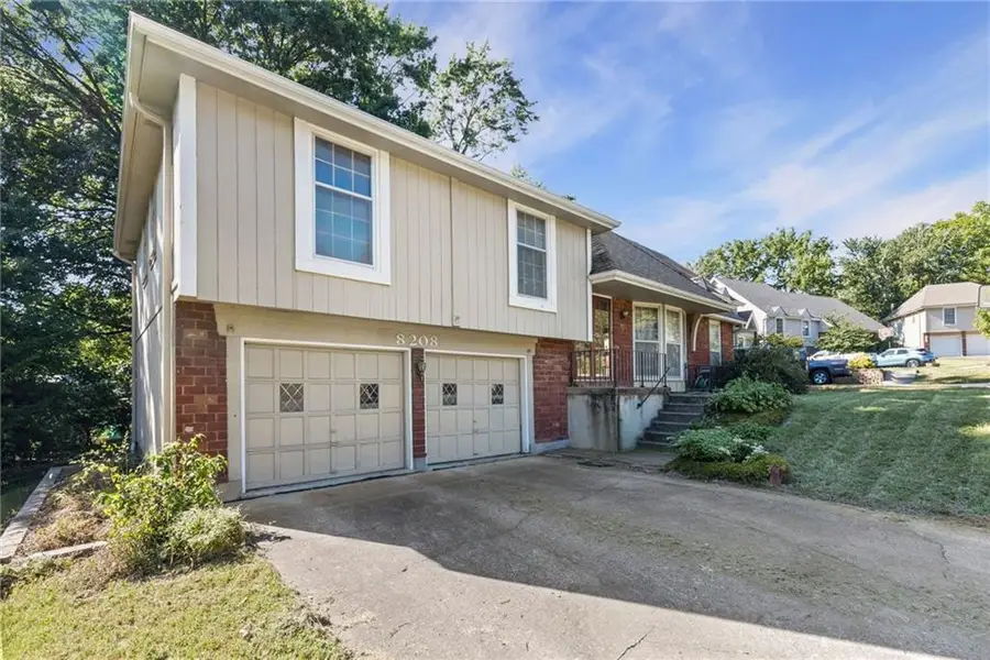 8208 Caenen Lake Road, Lenexa, KS 66215 - #2