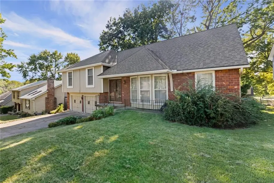 8208 Caenen Lake Road, Lenexa, KS 66215 - #3