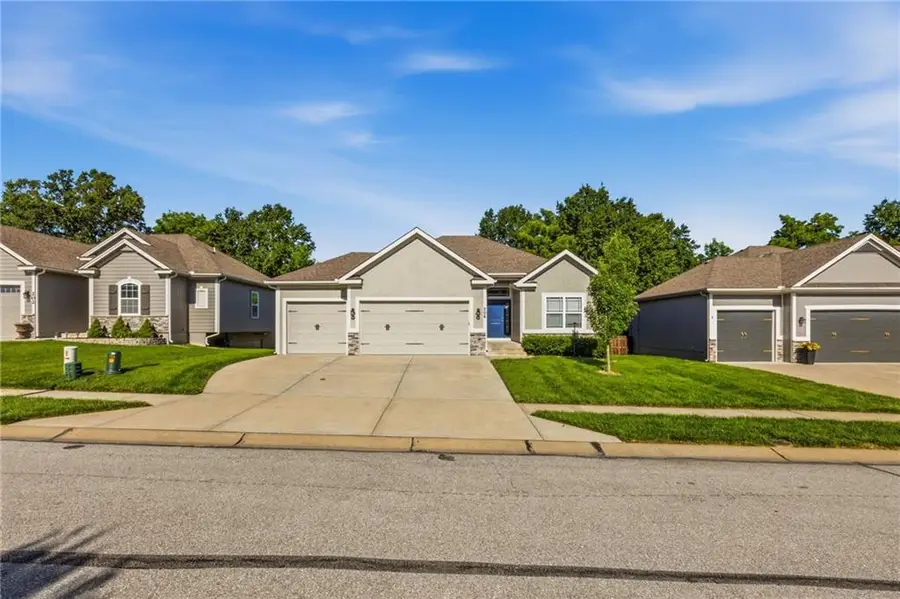 206 N Marimack Drive, Kearney, MO 64060 - #2