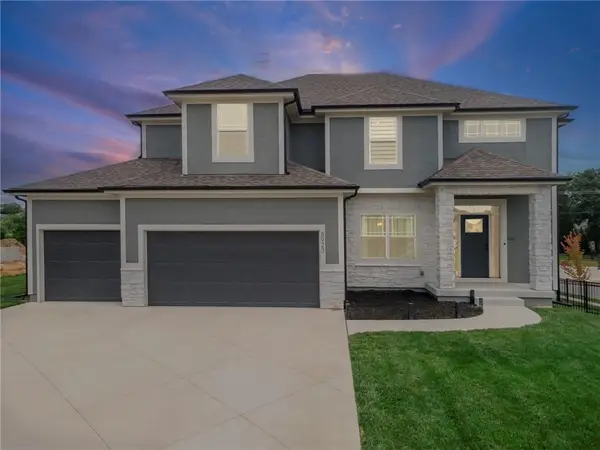 8923 N Poplar Avenue, Kansas City, MO 64156