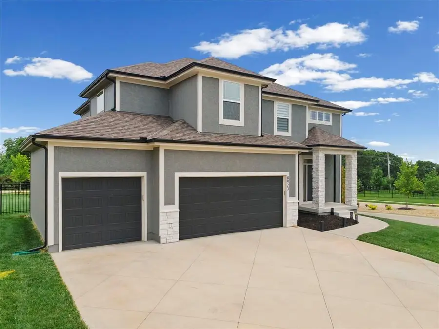 8923 N Poplar Avenue, Kansas City, MO 64156 - #2