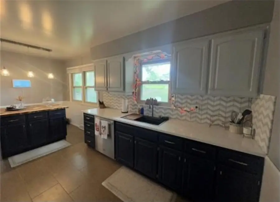 3128 Floral Avenue, Saint Joseph, MO 64506 - #3