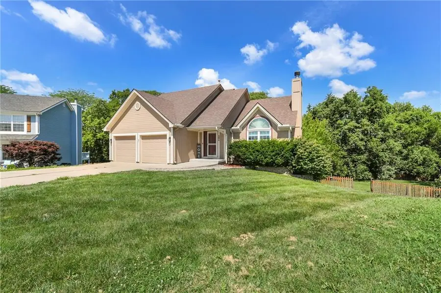 604 Hawthorne Place, Liberty, MO 64068 - #2