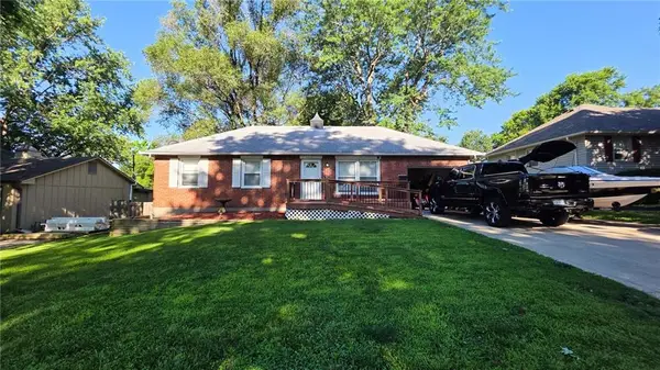 4216 S Cottage Avenue, Independence, MO 64055