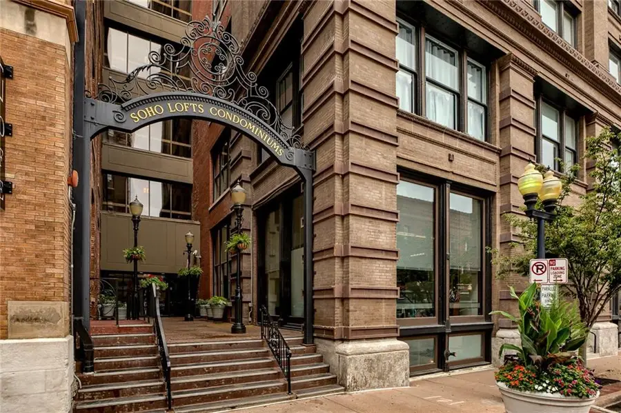 312 W 8th Street #411, Kansas City, MO 64105 - #2