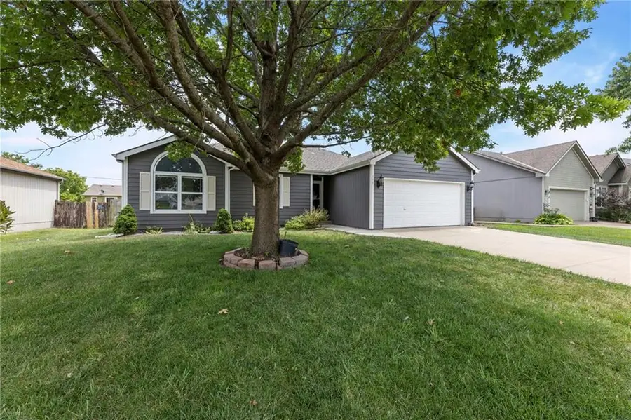 517 Shanandoah Drive, Edgerton, KS 66021 - #2