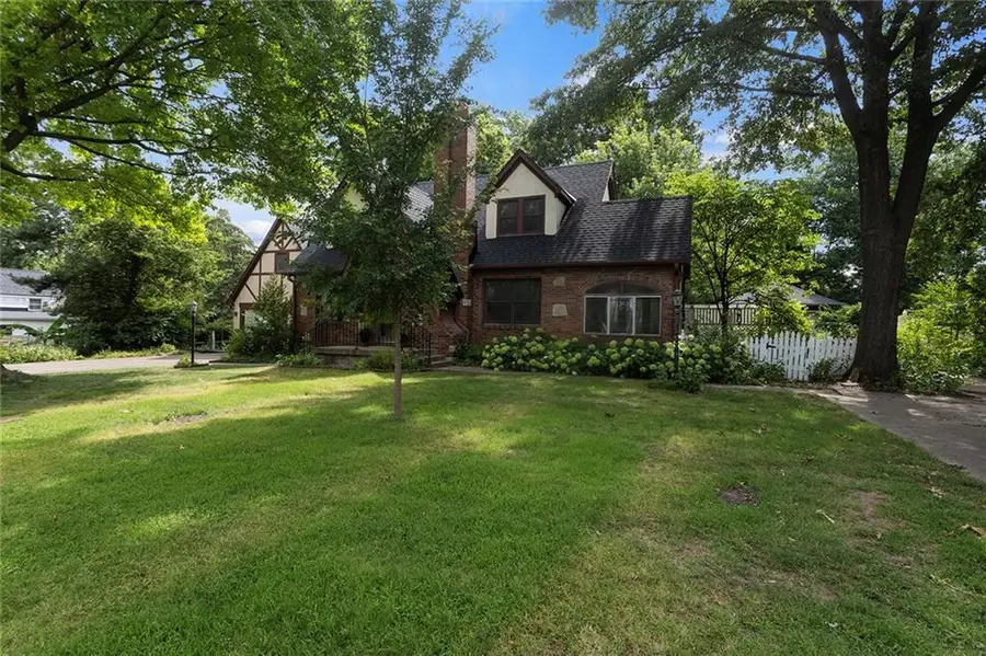 8117 Craig Street, Overland Park, KS 66204 - #2