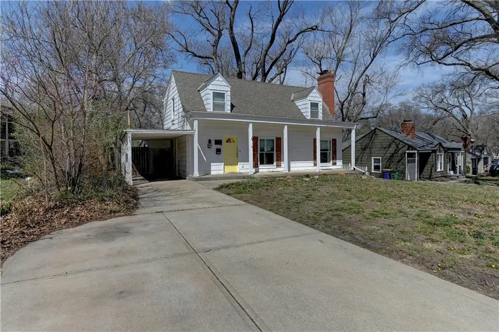 5300 Sycamore Drive, Roeland Park, KS 66205 - #1