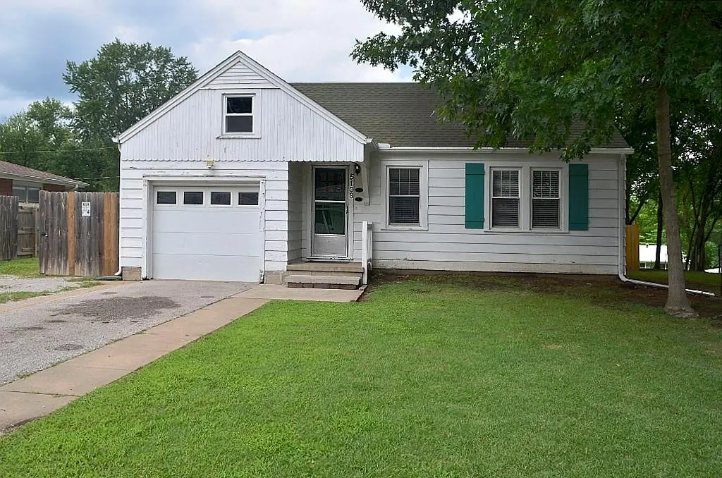 5108 NE 46th Street, Kansas City, MO 64117 - #1