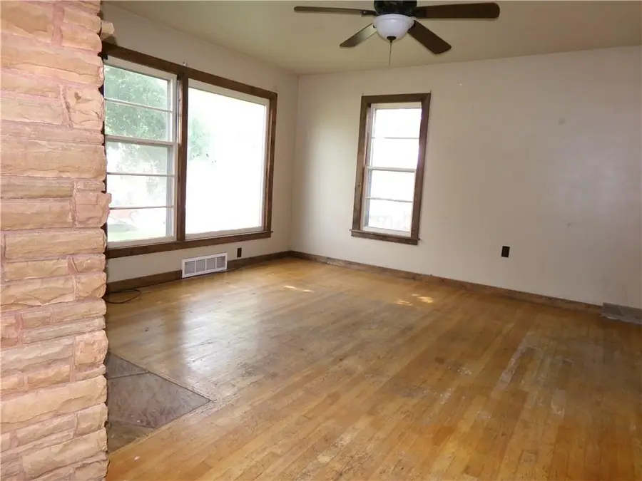 303 S 27th Street, Lexington, MO 64067 - #3