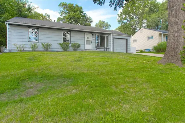 8000 W 85th Terrace, Overland Park, KS 66212