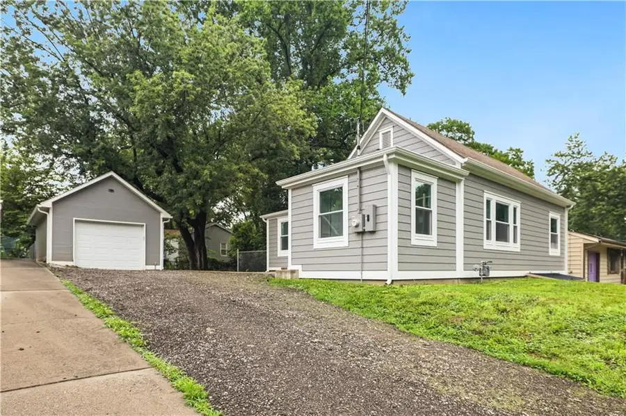 602 4th Street, Weston, MO 64098 - #2