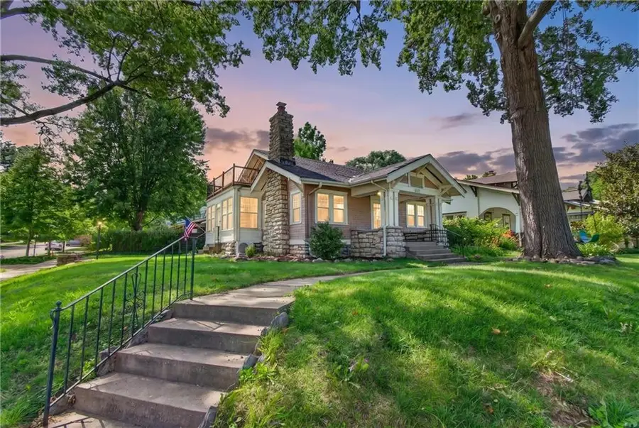 5850 Brookside Boulevard, Kansas City, MO 64113 - #3