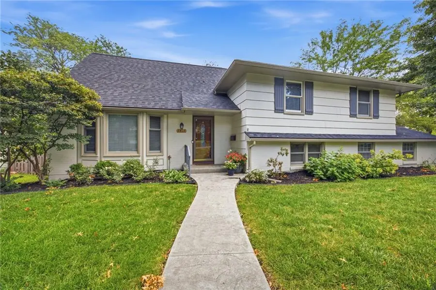 7419 Booth Street, Prairie Village, KS 66208 - #2