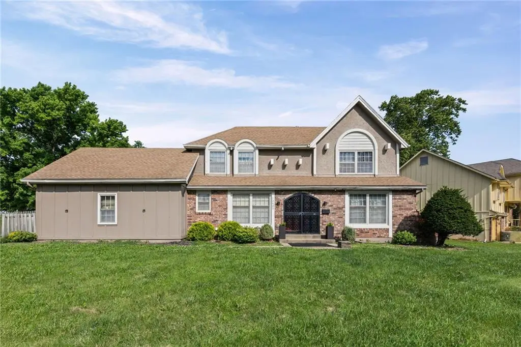 12420 Cambridge Avenue, Grandview, MO 64030 - #1
