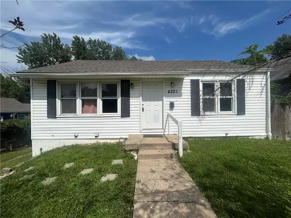 4221 Spruce Avenue, Kansas City, MO 64130