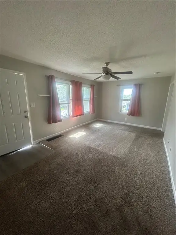 4221 Spruce Avenue, Kansas City, MO 64130 - #2