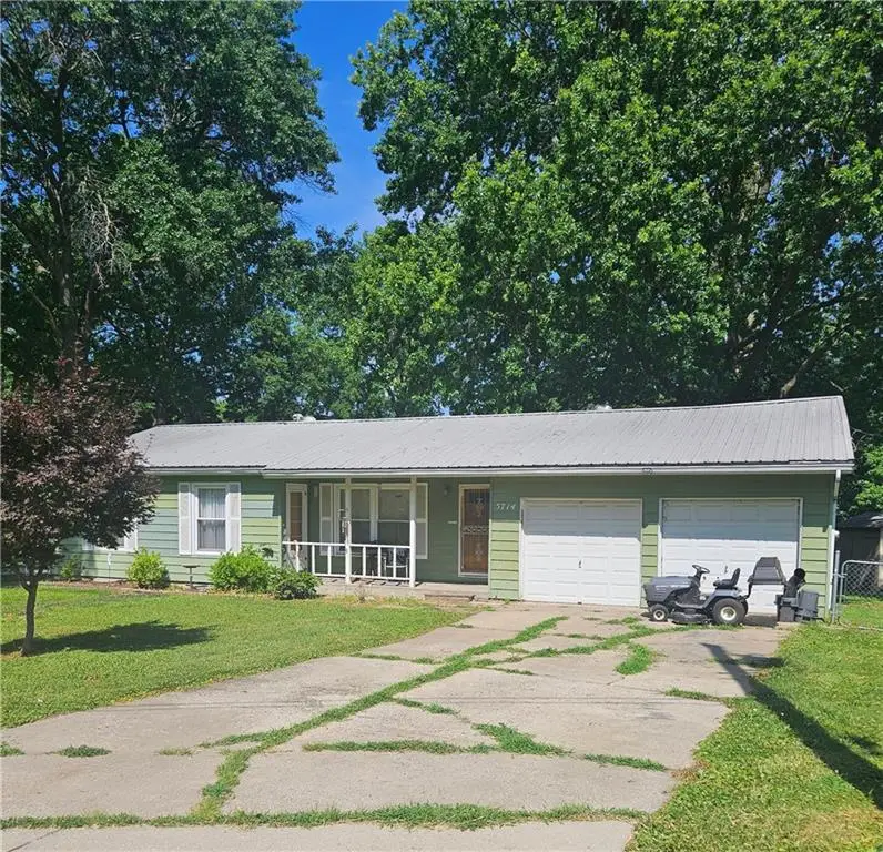5714 N Tracy Avenue, Gladstone, MO 64118 - #1