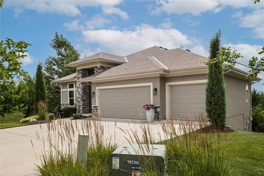 25737 W 96th Street, Lenexa, KS 66227 - #2