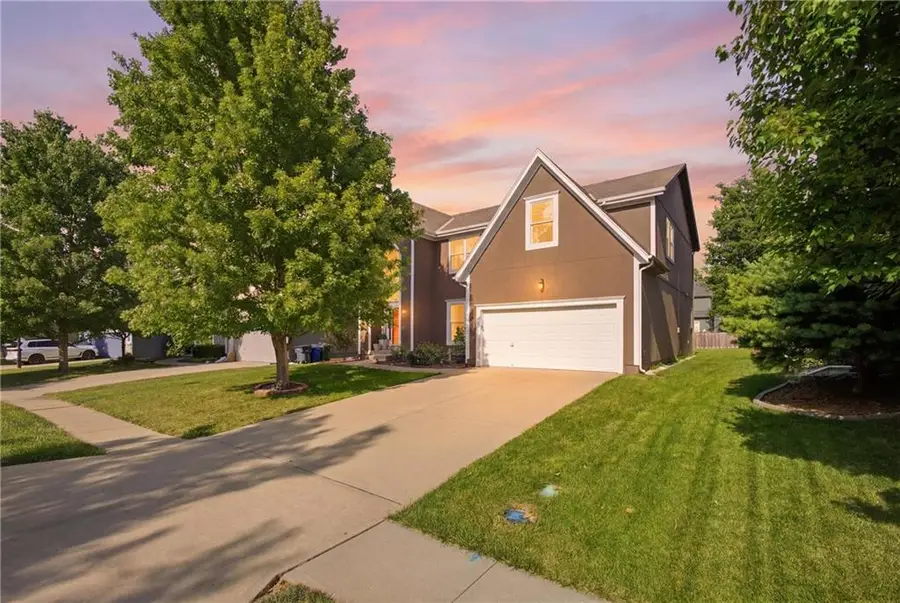 16289 S Lennox Street, Olathe, KS 66062 - #2