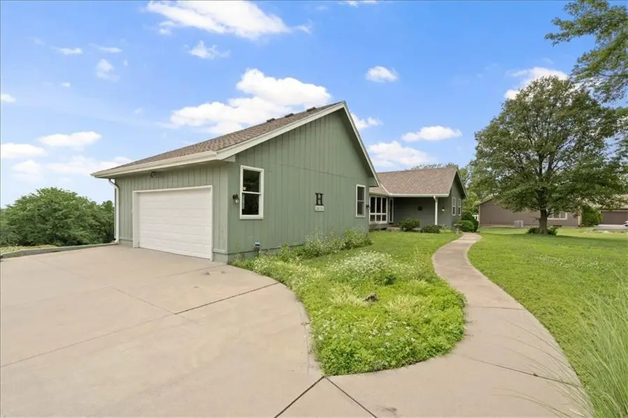 28035 W 89th Street, De Soto, KS 66018 - #2