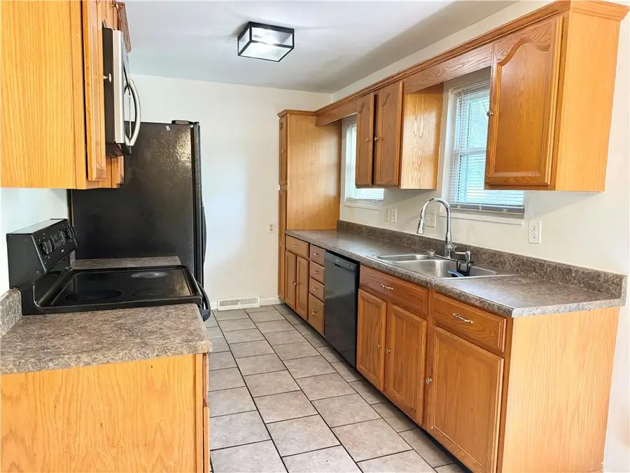 4621 NE 42nd Street, Kansas City, MO 64117 - #2