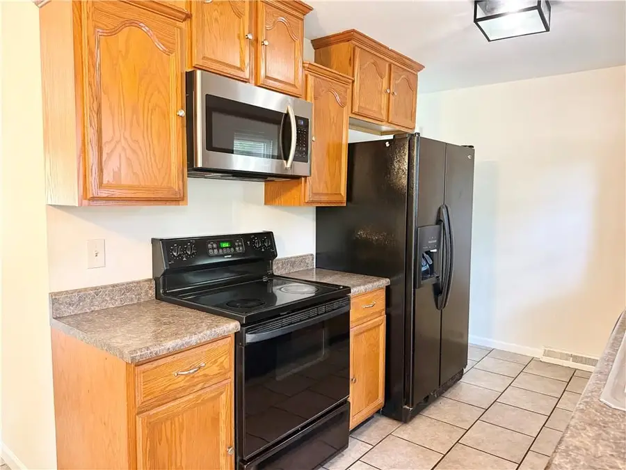 4621 NE 42nd Street, Kansas City, MO 64117 - #3