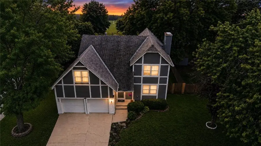909 E Johnston Circle, Olathe, KS 66061 - #2