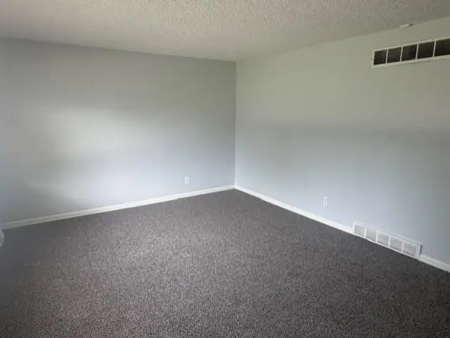 3104 E 53rd Street, Kansas City, MO 64130 - #3