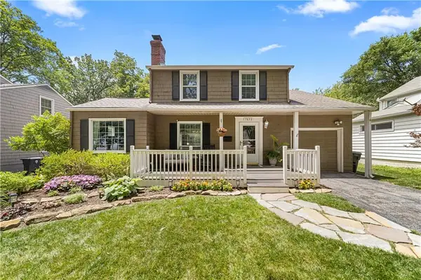 7632 Oak Street, Kansas City, MO 64114