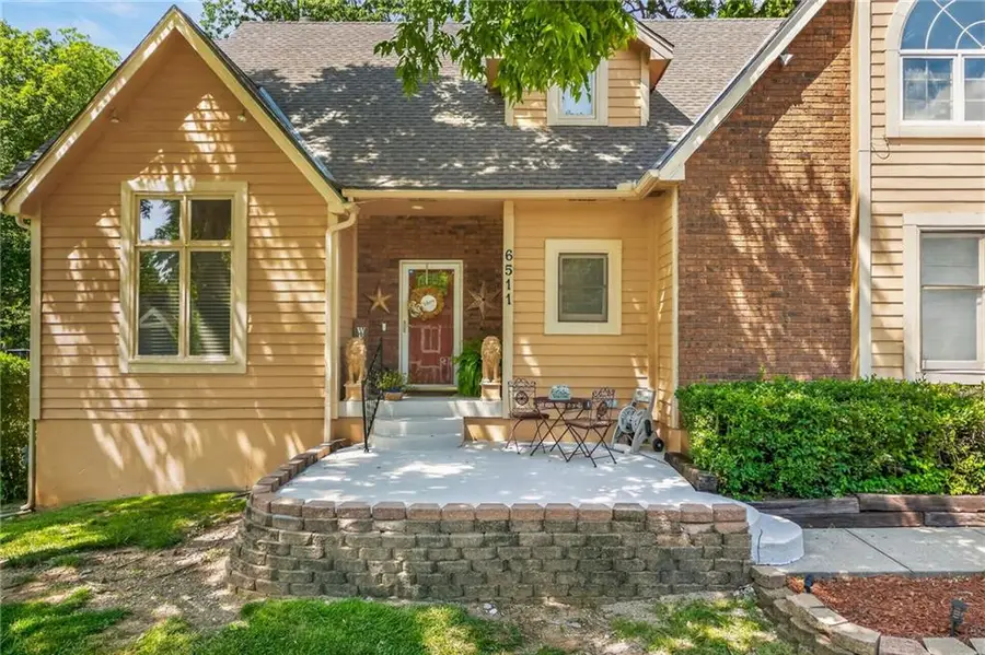 6511 Ridgeway Avenue, Kansas City, MO 64133 - #2