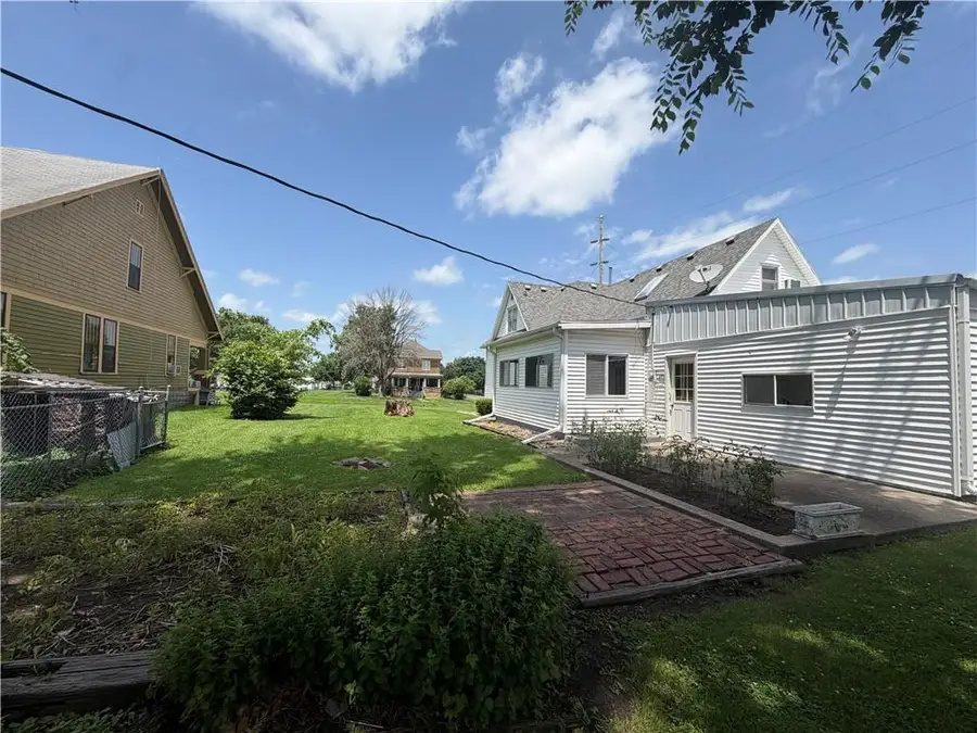 424 N Kansas Avenue, Marceline, MO 64658 - #3