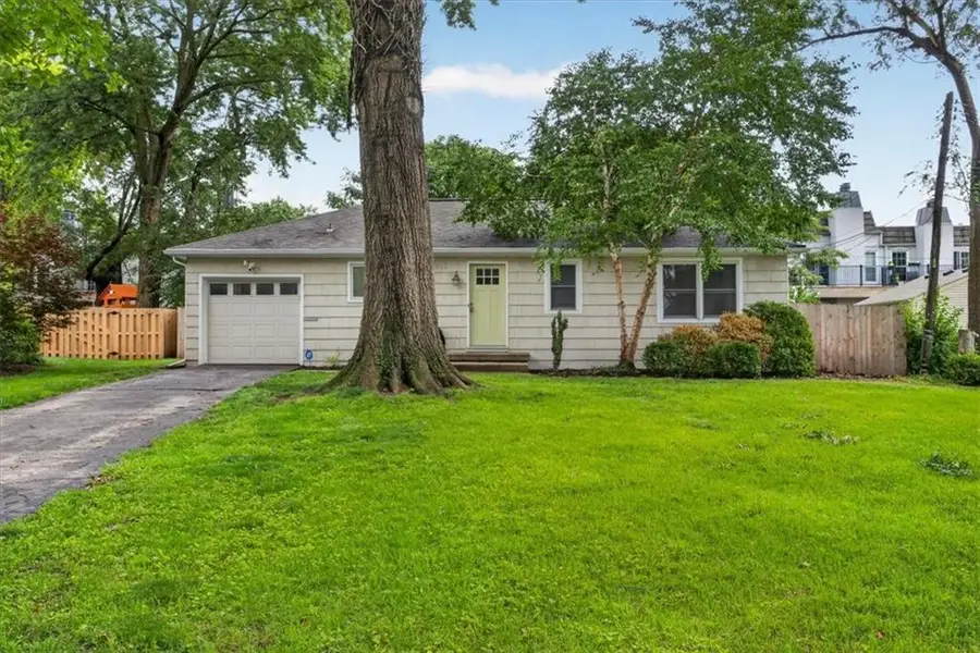 5223 Aberdeen Circle, Fairway, KS 66205 - #2