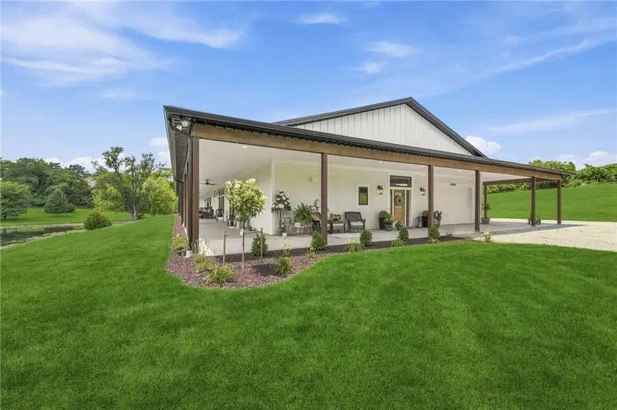 12820 NW Crooked Road, Parkville, MO 64152 - #3
