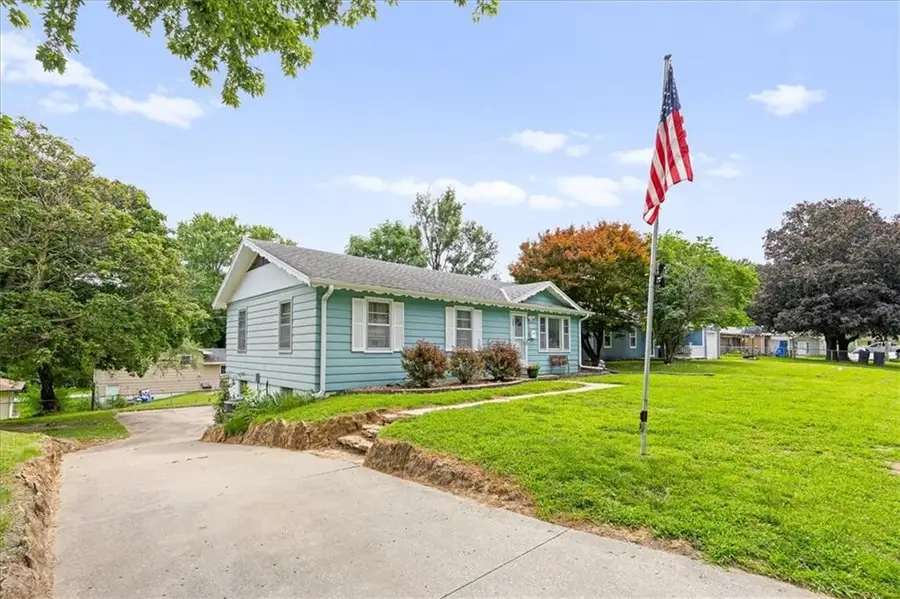 2408 Big Pine Terrace, Saint Joseph, MO 64503 - #2