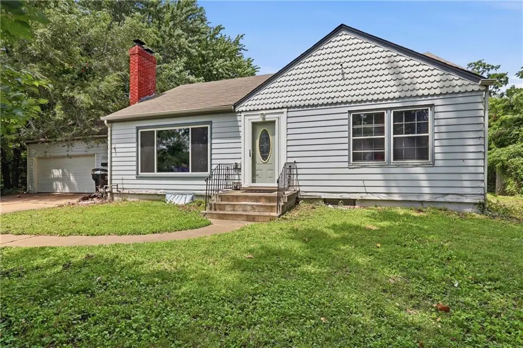 3321 Blue Ridge Boulevard, Independence, MO 64052 - #1