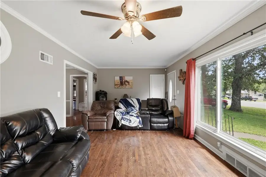 3321 Blue Ridge Boulevard, Independence, MO 64052 - #3