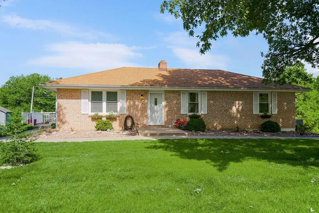 7606 NW Pampas Lane, Parkville, MO 64152 - #1