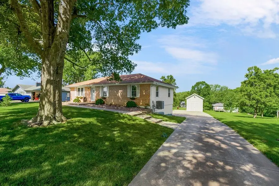 7606 NW Pampas Lane, Parkville, MO 64152 - #2