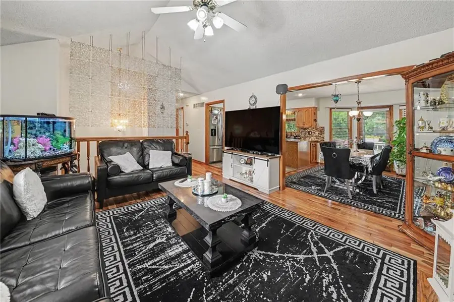 4123 N Troost Avenue, Kansas City, MO 64116 - #3