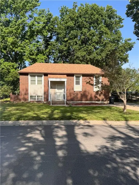 1021 Canterbury Road, Blue Springs, MO 64015 - #2