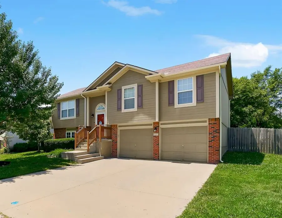 421 Golfview Drive, Pleasant Hill, MO 64080 - #2