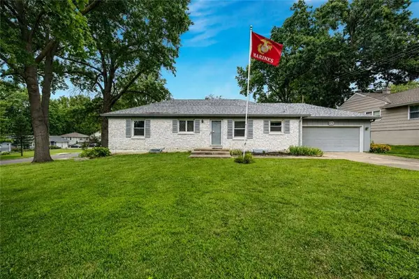 6214 W 86th Street, Overland Park, KS 66207
